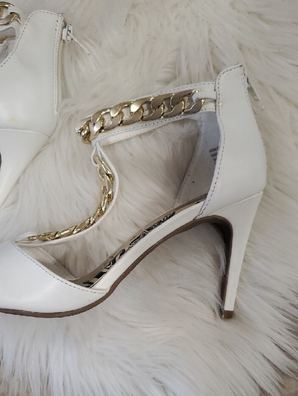 Brash White Heels with Gold Chain Accent - Picture 4 of 16